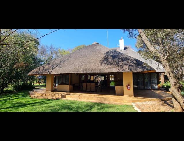 4 BEDROOM HOUSE FOR SALE IN LAKELAND ESTATE